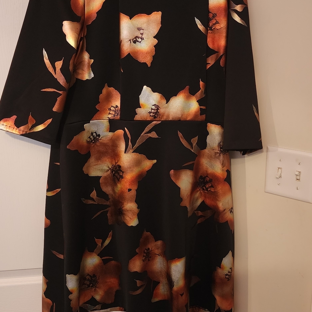 Dress - Picture 6 of 6